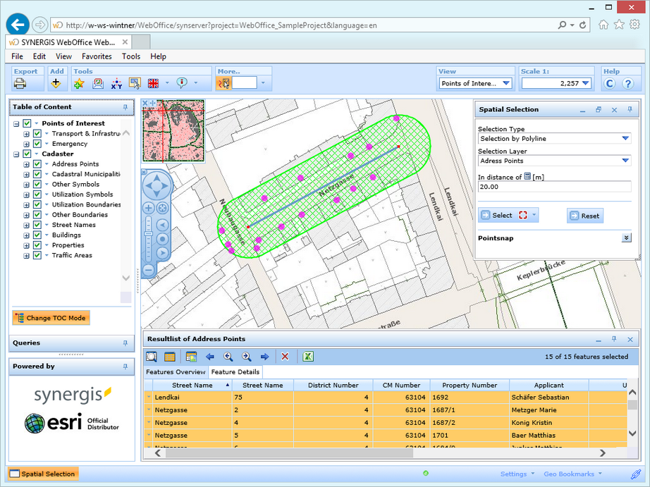 Selecting features by using a line with buffer in the WebOffice html client